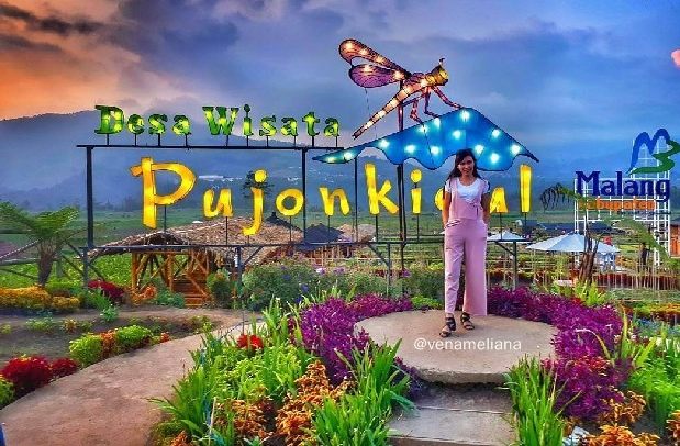 Cafe Sawah Pujon Kidul, 1. Madam Wang Secret Garden, 2. Rumah Opa Kitchen and Lounge (Tutup), 3. Bukit Delight, 5. Momochi Cafe (Tutup), 6. Festival Dermaga Kuliner, 7. Omah Coffe, 8. Grand Canyon Cafe (Tutup), 9. Akalpa Cafe (Tutup), 10. 8 Oz Coffee Studio, 11. Alice Tea Room (Tutup), 12. Skyroom, 13. Volks Waffle Streatery, 14. Labore Coffee Eatery, 15. DS Authentic Dimsum Specialist, 16. Vargo Kitchen Malang (Tutup), 17. Dandelion Eatery and Clothing, 18. MouMow Fresh Milk & Colenak, cafe yang bagus untuk selfie, 19. MLG Coffee, 20. Museum Kopi Malang, 21. Kedai Kalcer, 22. Oyitok Coffee Malang, 23. Mari Kemari Café (Tutup), 24. Kedai Klepon Buah, 25. Nobitos Eatery, Cafe di Malang yang Kekinian dan Paling Keren, 26. Daun Coklat, 27. Campfire Outdoor Cuisine, 28. BataButi Caffee House, 29. Legend Coffe, 30. JaVa Dancer Coffe, 31. 15 Celcius Skylounge, 32. Indigo Cafe & Bistro, 33. Cokelat Klasik Cafe, 34. Paddy City Resort, 35. Pupuk Bawang Cafe & Dining, 36. Cafe Sawah Pujon Kidul, 37. The Clubhouse & Jambuluwuk Resort Batu, 38. D’Toengkue Sky Fireplace