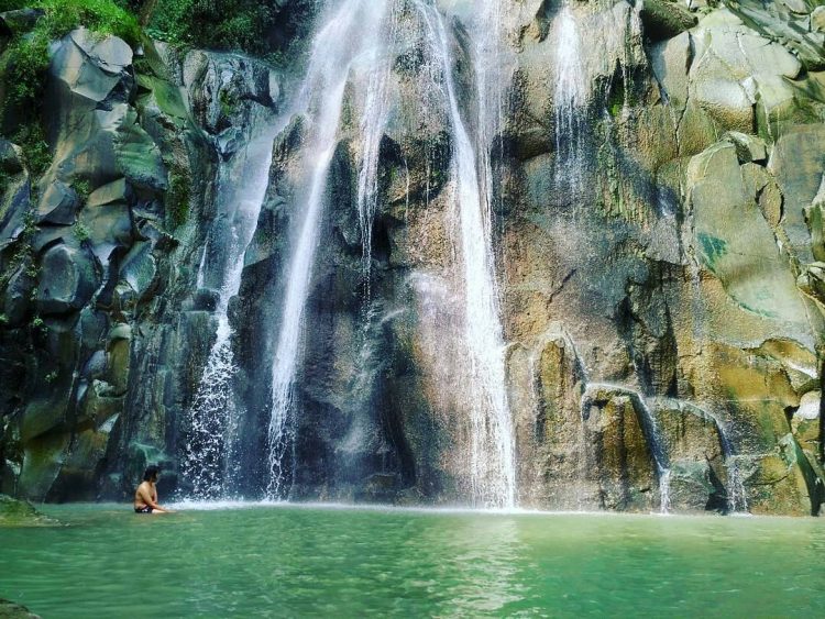 Coban Jurug Bening, 1. Pantai Pangi, 2. Pantai Gondo Mayit, 3. Pantai Peh Pulo, 4. Candi Penataran, 5. Arca Warak, 6. Candi Kotes Blitar, 7. Pantai Jolosutro, 8. Gunung Butak, 9. Air Terjun Grenjeng, 10. Curug Kedung Badrun, 11. Coban Wilis, 12. Curug Njumeg, 13. Bukit Bunda, 14. Gumuk Sapu Angin, 15. Puncak Kejora, 16. Brak Papat Sirah Kencong, 17. Coban Jurug Bening, 18. Bukit Teletubbies, 19. Kampung Coklat Kademangan