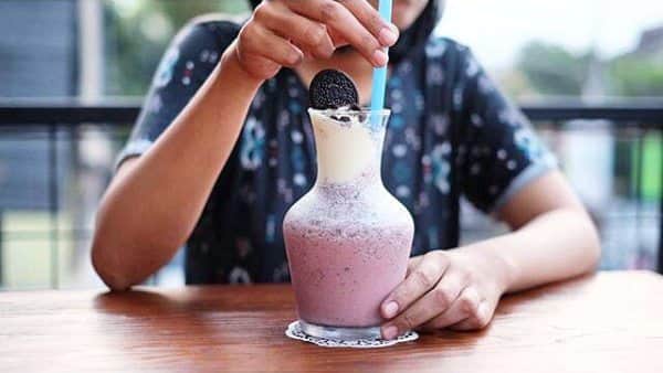 Coffee Kayoe Malang via foodsessive, 1. Kedai Kopi Jowo, 2. Coffee Legend Sumatera, tempat ngopi paling ajib di Malang, 3. Kopi Jelata, Cafe di Malang yang murah namun cita rasa tinggi, 4. Mau Tahu Cafe Unik di Malang? Datang ke Roemah Koffei Tjap Loemientoe, 5. Qhie Coffee Malang, ngopi di sini berasa di Jogja (Tutup), 6. Kopi Luwak Cak Meidi, sensasi kopi asli luwak ada di Malang! (Tutup), 7. Bataputi Coffee House, 8. 8 Oz Coffee Studio, 9. Java Dancer Coffee, 10. Bureau Coffee and Dine, 11. Roemah Coffee Loe Mien Toe, 12. Golden Heritage Koffie, 13. illy Cafe, 14. Coffee Kayoe Malang (Tutup), 15. Legipait Cafe, 16. Lenong Rumpi Kopitown, 17. DW Coffeeshop, 18. Legend Coffee, 19. Kopi Letek, 20. Bunchbead, 21. Kona Coffee & Snack, 22. Vosco Coffee