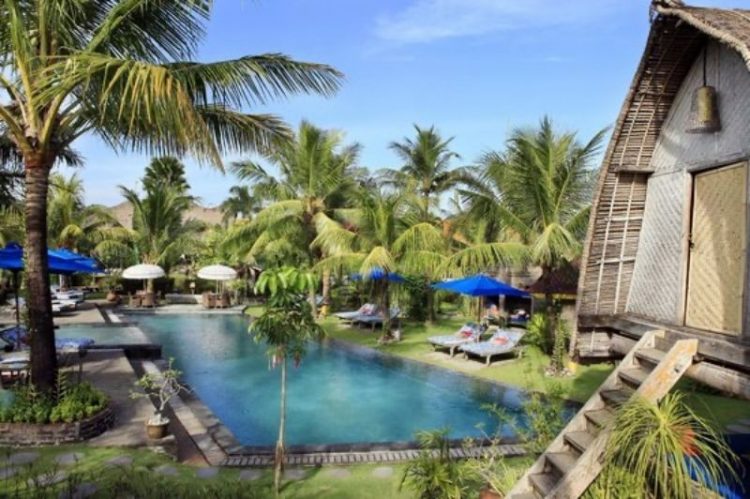 Desa Seni Yoga via Tripadvisor, 1. Pantai Canggu, 2. Echo Beach, 3. Bali Equestrian Center, 4. Warung Dolphin Eco Serenity, 5. Pantai Berawa, 6. Pantai Batu Bolong, 7. Pantai Kayu Putih, 8. Pantai Nelayan, 9. Pantai Pererenan, 10. Taman Segara Madu, 11. Desa Seni Yoga
