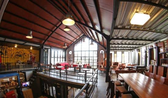 Golden Heritage Koffie via Tripadvisor, 1. Kedai Kopi Jowo, 2. Coffee Legend Sumatera, tempat ngopi paling ajib di Malang, 3. Kopi Jelata, Cafe di Malang yang murah namun cita rasa tinggi, 4. Mau Tahu Cafe Unik di Malang? Datang ke Roemah Koffei Tjap Loemientoe, 5. Qhie Coffee Malang, ngopi di sini berasa di Jogja (Tutup), 6. Kopi Luwak Cak Meidi, sensasi kopi asli luwak ada di Malang! (Tutup), 7. Bataputi Coffee House, 8. 8 Oz Coffee Studio, 9. Java Dancer Coffee, 10. Bureau Coffee and Dine, 11. Roemah Coffee Loe Mien Toe, 12. Golden Heritage Koffie, 13. illy Cafe, 14. Coffee Kayoe Malang (Tutup), 15. Legipait Cafe, 16. Lenong Rumpi Kopitown, 17. DW Coffeeshop, 18. Legend Coffee, 19. Kopi Letek, 20. Bunchbead, 21. Kona Coffee & Snack, 22. Vosco Coffee