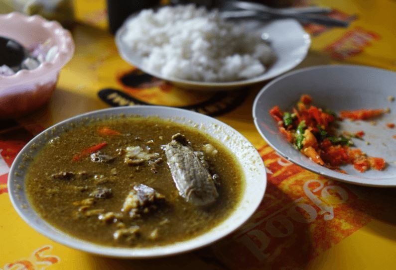 Gulai Kambing Bustaman Pak Sabar, 1. Lumpia, 2. Bandeng Presto, 3. Babat Gongso, 4. Tahu Gimbal, 5. Tahu Pong, 6. Soto Semarang, 7. Wingko Babat, 8. Roti Ganjel Rel, 9. Mangut Kepala Manyung, 10. Pisang Plenet, 11. Bakmi Jawa Pak Gareng, 12. Bebek Goreng Pak Thori, 13. Gulai Kambing Bustaman Pak Sabar, 14. Kue Leker, 15. Lapis Legit, 16. Tahu Petis, 17. Nasi Ayam Semarang, 18. Nasi Pindang, 19. Gudangan, 20. Wedang Tahu, 21. Mie Kopyok, 22. Mochi, 23. Gandos, 24. Garang Asem, 25. Sego Koyor