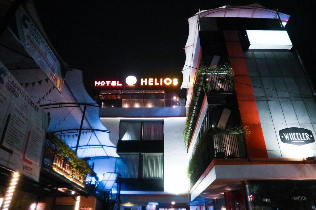 Helios Hotel, 1. Splendid Inn, 2. Tosari Hotel Malang, 3. Hotel Margosuko Malang, 4. Hotel Mandala Puri, 5. Helios Hotel, 6. Hotel Malang, 7. Hotel Santosa, 8. Same Hotel Malang, 9. Hotel Pelangi Malang, 10. Hotel Trio Indah 2, 11. Hotel Gajahmada Graha, 12. Hotel Emma Malang, 13. Amaris Hotel Malang, 14. Hotel Regent’s Park Malang, 15. Hotel Aloha Malang, 16. Hotel Tugu Malang, 17. Hotel Megawati Malang, 18. Hotel Violet Malang, 19. Hotel Riche Malang, 20. Hotel Citihub @Celaket Malang, 21. Hotel The Grand Palace Malang, 22. Hotel Wilis Indah Malang, 23. Hotel Best Western OJ Malang, 24. The Balava Hotel, 25. Sukun Homestay Syariah