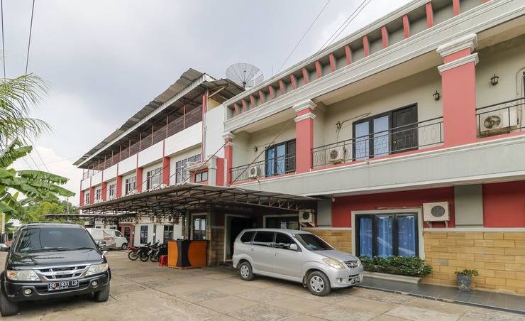 Hotel Belvena Mangkunegara, 1. D’Paragon Dwikora, 2. Hotel Graha Bukit, 3. D’Paragon Trikora, 4. Zuri Express, 5. Red Planet, 6. Hotel Anugerah, 7. Kost Keluarga, 8. Kost Zafira 1, 9. Kost Nusantara, 10. Wisma ATIPA, 11. RedDoorz Plus near Palembang Indah Mall, 12. Losmen Ibu Hj. Tarjo, 13. RedDoorz Plus near Palembang Square Mall, 14. Sriwijaya Premier, 15. Losmen Al-Mukkaromah, 16. Hotel Tiara, 17. Best Skip Hotel, 18. Hotel Classie, 19. HOTEL PARADIS, 20. Hotel Sandjaja, 21. Hotel Belvena Mangkunegara, 22. Msquare Hotel