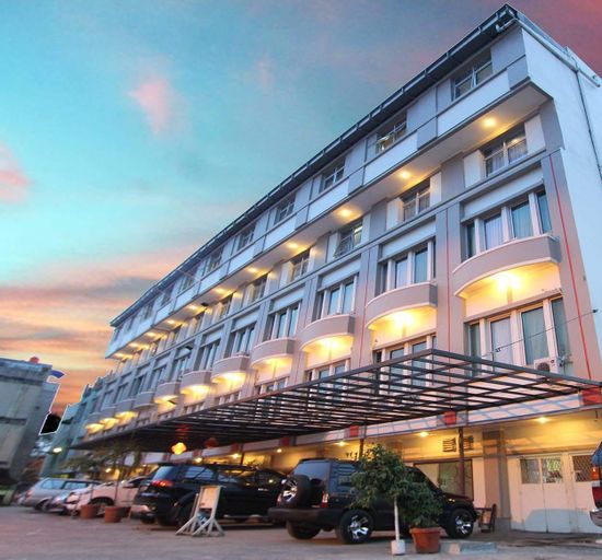 Hotel Classie, 1. D’Paragon Dwikora, 2. Hotel Graha Bukit, 3. D’Paragon Trikora, 4. Zuri Express, 5. Red Planet, 6. Hotel Anugerah, 7. Kost Keluarga, 8. Kost Zafira 1, 9. Kost Nusantara, 10. Wisma ATIPA, 11. RedDoorz Plus near Palembang Indah Mall, 12. Losmen Ibu Hj. Tarjo, 13. RedDoorz Plus near Palembang Square Mall, 14. Sriwijaya Premier, 15. Losmen Al-Mukkaromah, 16. Hotel Tiara, 17. Best Skip Hotel, 18. Hotel Classie, 19. HOTEL PARADIS, 20. Hotel Sandjaja, 21. Hotel Belvena Mangkunegara, 22. Msquare Hotel
