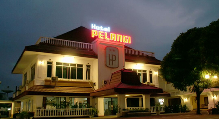 Hotel Pelangi Malang, 1. Splendid Inn, 2. Tosari Hotel Malang, 3. Hotel Margosuko Malang, 4. Hotel Mandala Puri, 5. Helios Hotel, 6. Hotel Malang, 7. Hotel Santosa, 8. Same Hotel Malang, 9. Hotel Pelangi Malang, 10. Hotel Trio Indah 2, 11. Hotel Gajahmada Graha, 12. Hotel Emma Malang, 13. Amaris Hotel Malang, 14. Hotel Regent’s Park Malang, 15. Hotel Aloha Malang, 16. Hotel Tugu Malang, 17. Hotel Megawati Malang, 18. Hotel Violet Malang, 19. Hotel Riche Malang, 20. Hotel Citihub @Celaket Malang, 21. Hotel The Grand Palace Malang, 22. Hotel Wilis Indah Malang, 23. Hotel Best Western OJ Malang, 24. The Balava Hotel, 25. Sukun Homestay Syariah