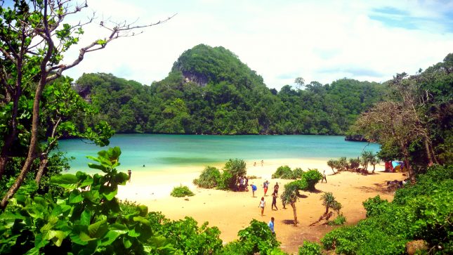 Keindahan Pulau Sempu Malang, Informasi Umum, Rute Menuju Lokasi, Harga Tiket Masuk dan Tarif Perahu, Jam Operasional, Akomodasi, Keindahan Objek Wisata Pulau Sempu, Aktivitas Seru di Pulau Sempu
