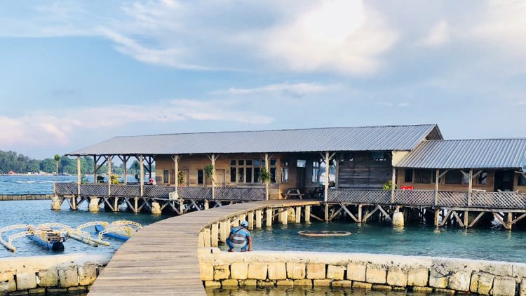 Keramba Ikan, 1. Melihat Penangkaran Penyu Sisik, 2. Snorkeling di Pulau Pramuka, 3. Menikmati Pemandangan Sunset, 4. Memancing, 5. Mengunjungi Taman Nasional Kepulauan Seribu, 6. Penanaman Bakau, 7. Keramba Ikan, 8. Scuba Diving, 9. Wisata Ilmu Pengetahuan, 10. Jelajah Pulau, 11. Hopping Island