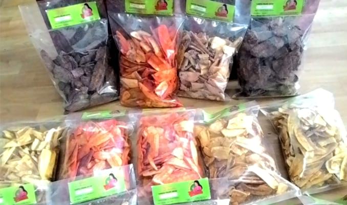 Keripik Singkong, 1. Kopi Lampung, 2. Keripik Pisang, 3. Dodol Sirsak, 4. Lempok Durian, 5. Kain Tapis, 6. Souvenir Gajah Lampung, 7. Pie Pisang, 8. Sambal Khas Lampung, 9. Kerupuk Kemplang, 10. Manisan khas Lampung, 11. Keripik Nangka, 12. Sambal Lampung, 13. Lapis Legit, 14. Bakso Sony, 15. Browkis, 16. Bejak Enjak, 17. Lampung Bona Cake, 18. Pempek Khas Lampung, 19. Kopi Durian, 20. Engkak, 21. Dodol Pandan, 22. Kerupuk Cumi, 23. Sambal Lingkung, 24. Bolu Tape, 25. Abon Jamur, 26. Lele Asap, 27. Gantungan Kunci Siger, 28. Kaos Lampung, 29. Kerupuk Udang, 30. Keripik Singkong, 31. Kerupuk Ikan Tenggiri, 32. Sambal Terasi, 33. Kopi Ulubelu, 34. Pempek Nori, 35. Stik Keju, 36. Sambal Teri