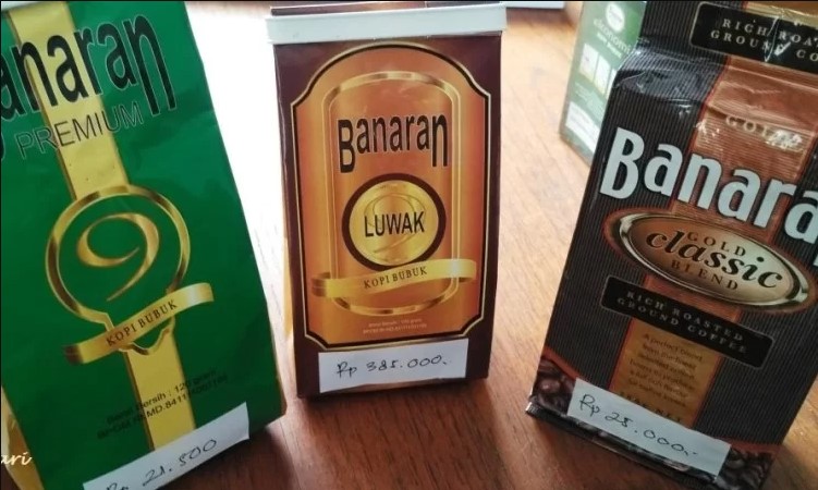 Kopi Banaran dan Gunung Kelir, 1. Lumpia Semarang, 2. Kaos Khas Semarang, 3. Tahu Bakso Ungaran Semarang, 4. Moaci Gemini, 5. Bandeng Juwana, 6. Wingko Babat, 7. Roti Ganjel Rel, 8. Kue Sarang Madu, 9. Peyek Tumpi, 10. Batik Semarang, 11. Lontong Spekkoek Waiki, 12. Roti Brillian, 14. Bandeng Presto, 15. Manisan Tomat, 16. Tahu Petis, 17. Ayam Tulang Lunak Semarang, 18. Kopi Banaran dan Gunung Kelir, 19. Souvenir Pasar Johar