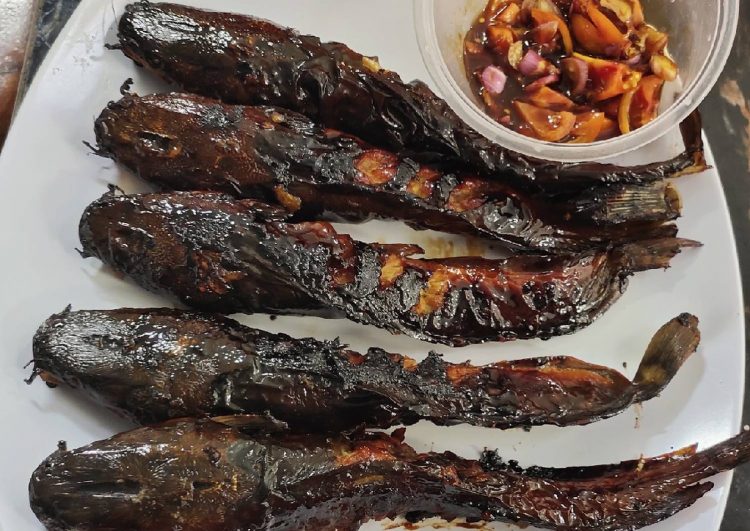 Lele Asap via 876fm, 1. Kopi Lampung, 2. Keripik Pisang, 3. Dodol Sirsak, 4. Lempok Durian, 5. Kain Tapis, 6. Souvenir Gajah Lampung, 7. Pie Pisang, 8. Sambal Khas Lampung, 9. Kerupuk Kemplang, 10. Manisan khas Lampung, 11. Keripik Nangka, 12. Sambal Lampung, 13. Lapis Legit, 14. Bakso Sony, 15. Browkis, 16. Bejak Enjak, 17. Lampung Bona Cake, 18. Pempek Khas Lampung, 19. Kopi Durian, 20. Engkak, 21. Dodol Pandan, 22. Kerupuk Cumi, 23. Sambal Lingkung, 24. Bolu Tape, 25. Abon Jamur, 26. Lele Asap, 27. Gantungan Kunci Siger, 28. Kaos Lampung, 29. Kerupuk Udang, 30. Keripik Singkong, 31. Kerupuk Ikan Tenggiri, 32. Sambal Terasi, 33. Kopi Ulubelu, 34. Pempek Nori, 35. Stik Keju, 36. Sambal Teri