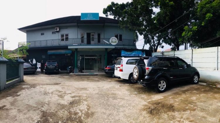 Losmen Al-Mukkaromah, 1. D’Paragon Dwikora, 2. Hotel Graha Bukit, 3. D’Paragon Trikora, 4. Zuri Express, 5. Red Planet, 6. Hotel Anugerah, 7. Kost Keluarga, 8. Kost Zafira 1, 9. Kost Nusantara, 10. Wisma ATIPA, 11. RedDoorz Plus near Palembang Indah Mall, 12. Losmen Ibu Hj. Tarjo, 13. RedDoorz Plus near Palembang Square Mall, 14. Sriwijaya Premier, 15. Losmen Al-Mukkaromah, 16. Hotel Tiara, 17. Best Skip Hotel, 18. Hotel Classie, 19. HOTEL PARADIS, 20. Hotel Sandjaja, 21. Hotel Belvena Mangkunegara, 22. Msquare Hotel