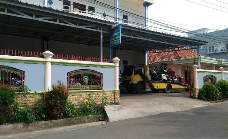 Losmen Ibu Hj. Tarjo, 1. D’Paragon Dwikora, 2. Hotel Graha Bukit, 3. D’Paragon Trikora, 4. Zuri Express, 5. Red Planet, 6. Hotel Anugerah, 7. Kost Keluarga, 8. Kost Zafira 1, 9. Kost Nusantara, 10. Wisma ATIPA, 11. RedDoorz Plus near Palembang Indah Mall, 12. Losmen Ibu Hj. Tarjo, 13. RedDoorz Plus near Palembang Square Mall, 14. Sriwijaya Premier, 15. Losmen Al-Mukkaromah, 16. Hotel Tiara, 17. Best Skip Hotel, 18. Hotel Classie, 19. HOTEL PARADIS, 20. Hotel Sandjaja, 21. Hotel Belvena Mangkunegara, 22. Msquare Hotel