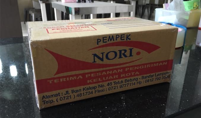 Pempek Nori, 1. Kopi Lampung, 2. Keripik Pisang, 3. Dodol Sirsak, 4. Lempok Durian, 5. Kain Tapis, 6. Souvenir Gajah Lampung, 7. Pie Pisang, 8. Sambal Khas Lampung, 9. Kerupuk Kemplang, 10. Manisan khas Lampung, 11. Keripik Nangka, 12. Sambal Lampung, 13. Lapis Legit, 14. Bakso Sony, 15. Browkis, 16. Bejak Enjak, 17. Lampung Bona Cake, 18. Pempek Khas Lampung, 19. Kopi Durian, 20. Engkak, 21. Dodol Pandan, 22. Kerupuk Cumi, 23. Sambal Lingkung, 24. Bolu Tape, 25. Abon Jamur, 26. Lele Asap, 27. Gantungan Kunci Siger, 28. Kaos Lampung, 29. Kerupuk Udang, 30. Keripik Singkong, 31. Kerupuk Ikan Tenggiri, 32. Sambal Terasi, 33. Kopi Ulubelu, 34. Pempek Nori, 35. Stik Keju, 36. Sambal Teri