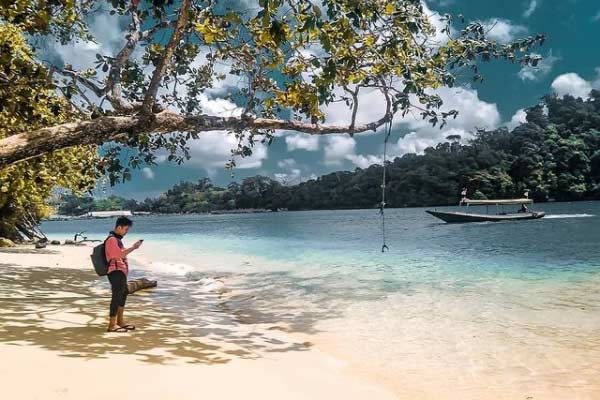 Mancing Juga Asyik, Informasi Umum, Rute Menuju Lokasi, Harga Tiket Masuk dan Tarif Perahu, Jam Operasional, Akomodasi, Keindahan Objek Wisata Pulau Sempu, Aktivitas Seru di Pulau Sempu