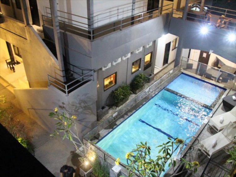 Rabasta Beach Resort Kuta, 1. Mahendra Beach Inn, 2. Bali Duta Wisata Beach Inn, 3. Jesen’s Inn 3, 4. Maha Bharata Kuta Inn, 5. Sayang Maha Mertha Hotel, 6. The Ratna Kuta, 7. Pesona Beach Inn Hotel, 8. Rabasta Beach Resort Kuta, 9. A Residence Kuta, 10. Bedbunker-BB, 11. Mirah Hostel, 12. Captain Goose, 13. Kuta Beach Hostel, 14. Da’HouseTel, 15. IndopureJoy Hostel, 16. Te Quiro, 17. Bali Semesta Hostel, 18. Rumah Kayu, 19. S 8 Suardana Hotel