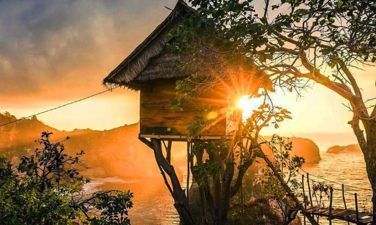 Rumah Pohon Batu Molenteng via Instagram.com @yoexplore