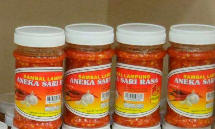 Sambal Khas Lampung via Tokopedia, 1. Kopi Lampung, 2. Keripik Pisang, 3. Dodol Sirsak, 4. Lempok Durian, 5. Kain Tapis, 6. Souvenir Gajah Lampung, 7. Pie Pisang, 8. Sambal Khas Lampung, 9. Kerupuk Kemplang, 10. Manisan khas Lampung, 11. Keripik Nangka, 12. Sambal Lampung, 13. Lapis Legit, 14. Bakso Sony, 15. Browkis, 16. Bejak Enjak, 17. Lampung Bona Cake, 18. Pempek Khas Lampung, 19. Kopi Durian, 20. Engkak, 21. Dodol Pandan, 22. Kerupuk Cumi, 23. Sambal Lingkung, 24. Bolu Tape, 25. Abon Jamur, 26. Lele Asap, 27. Gantungan Kunci Siger, 28. Kaos Lampung, 29. Kerupuk Udang, 30. Keripik Singkong, 31. Kerupuk Ikan Tenggiri, 32. Sambal Terasi, 33. Kopi Ulubelu, 34. Pempek Nori, 35. Stik Keju, 36. Sambal Teri
