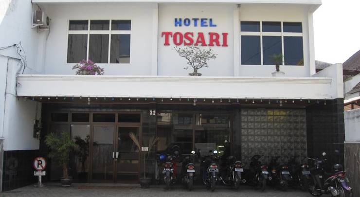 Tosari Hotel Malang, 1. Splendid Inn, 2. Tosari Hotel Malang, 3. Hotel Margosuko Malang, 4. Hotel Mandala Puri, 5. Helios Hotel, 6. Hotel Malang, 7. Hotel Santosa, 8. Same Hotel Malang, 9. Hotel Pelangi Malang, 10. Hotel Trio Indah 2, 11. Hotel Gajahmada Graha, 12. Hotel Emma Malang, 13. Amaris Hotel Malang, 14. Hotel Regent’s Park Malang, 15. Hotel Aloha Malang, 16. Hotel Tugu Malang, 17. Hotel Megawati Malang, 18. Hotel Violet Malang, 19. Hotel Riche Malang, 20. Hotel Citihub @Celaket Malang, 21. Hotel The Grand Palace Malang, 22. Hotel Wilis Indah Malang, 23. Hotel Best Western OJ Malang, 24. The Balava Hotel, 25. Sukun Homestay Syariah