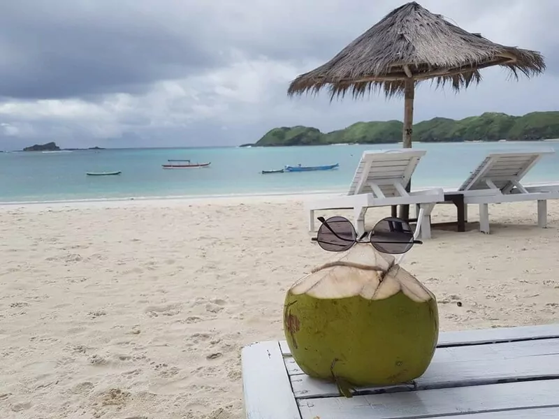 Bersantai di pantai via google maps @yoedh, Lokasi Pantai Tanjung Aan, Rute Menuju Pantai Tanjung Aan, Jam Operasional , Tiket Pantai Tanjung Aan, Fasilitas Pantai Tanjung Aan, Pantai Tanjung Aan di Lombok, Batu Payung di Pantai Tanjung Aan Lombok, Berjemur di Pantai Tanjung Aan di Lombok, Daya Tarik Pantai Tanjung Aan, Tips Mengunjungi Pantai Tanjung Aan, Penginapan