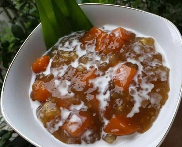 Bubur Sagu Ubi via Berbagiresep, 1. Gohu Ikan , 2. Ikan Kuah Pala Banda , 3. Ikan Komu Asar , 4. Papeda Khas Maluku , 5. Nasi Jaha , 6. Sagu Woku Komo-Komo , 7. Sambal Colo-colo , 8. Bubur Sagu Ubi , 9. Nasi Lapola , 10. Kohu-Kohu , 11. Gatang Kenari, 12. Kasbi Komplet, 13. Acar Kuning, 14. Kue Asida, 15. Kue Bagea, 16. Halua Kenari, 17. Lapis Palaro, 18. Sagu Lempeng, 19. Bubur Ne, 20. Sagu Gula, 21. Kopi Sibu-Sibu
