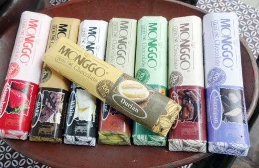 Coklat Monggo , 1. Gudeg , 2. Krecek, 3. Bakpia Pathok, 4. Yangko, 5. Oseng Mercon, 6. Cilok Gajahan, 7. Cenil Jogja , 8. Geplak , 9. Coklat Monggo , 10. Bakmi Jogja , 11. Gatot Gunung Kidul , 12. Walang atau Belalang Goreng, 13. Nasi Tiwul, 14. Sego Abang Jirak , 15. Sayur Lombok Ijo , 16. Bakmi Pentil , 17. Peyek Tumpuk , 18. Mie Des , 19. Kue Adrem , 20. Sate Klatak , 21. Wedang Uwuh, 22. Wedang Ronde, 23. Nasi Kucing, 24. Mangut Lele, 25. Kopi Jos, 26. Ingkung Ayam, 27. Mie Lethek, 28. Soto Bathok, 29. Kipo, 30. Soto Lenthok, 31. Brongkos, 32. Geblek, 33. Sate Petir, 34. Tengkleng Gajah, 35. Kicak, 36. Sate Kere, 37. Kripik Belut, 38. Enthok Slenget, 39. Sego Pliket, 40. Sego Godhog, 41. Sambel Welut