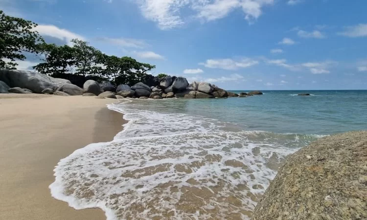 Daya Tarik yang Dimiliki Pantai Penyusuk, Informasi Umum, Harga Tiket Masuk Pantai Penyusuk Bangka Belitung, Fasilitas, Daya Tarik