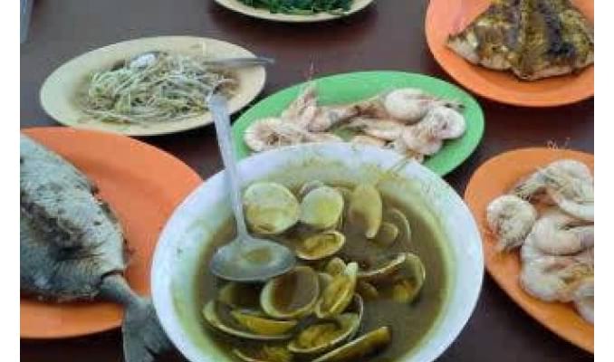 Lokan Laut, 1. Lempah Kuning, 2. Balacan, 3. Sambalingkung, 4. Pantiaw, 5. Lakso Bangka, 6. Kemplang Bangka, 7. Kericu, 8. Kue Jongkong Bangka, 9. Getas Bangka, 10. Bong Li Piang, 11. Mie Belitung, 12. Sup Gangan, 13. Berego, 14. Lakse, 15. Mie Ayam Bangka, 16. Martabak Bangka, 17. Sambal Rusip, 18. Mie Koba, 19. Pletek, 20. Kue Rintak, 21. Teri Krispi, 22. Kecalo, 23. Siput Gong Gong, 24. Otak Otak Bangka, 25. Lempah Darat, 26. Lepet, 27. Soto Ketupat, 28. Lokan Laut, 29. Cacak Ikan, 30. Kue Jungkong, 31. Rujak Daun Ubi Kembang Pepaya, 32. Pempek Panggang, 33. Santan Kepiting, 34. Lempah Kulat, 35. Buah Asinan Kelubi, 36. Durian Getar Bumi