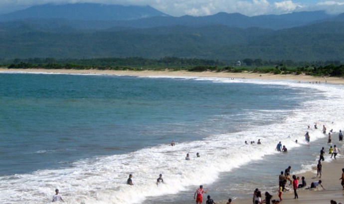 1. Pantai Pananjung, 2. Pantai Lembah Putri, 3. Pantai Pangandaran, 4. Pantai Karang Nini, 5. Pantai Batu Hiu, 6. Pantai Karapyak, 7. Pantai Cijayana, 8. Pantai Citepus, 9. Pantai Sayangheulang, 10. Pantai Tirtamaya, 11. Pantai Santolo, 12. Pantai Pelabuhan Ratu, 13. Pantai Pondok Bali, 14. Pantai Ujung Genteng, 15. Pantai Cicalobak, 16. Pantai Pasir Putih, 17. Pantai Cirewang, 18. Pantai Patimban, 19. Pantai Karang Hawu, 20. Pantai Rancabuaya, 21. Pantai Batukaras, 22. Pantai Cijeruk, 23. Pantai Madasari, 24. Pantai Karang Tawulan, 25. Pantai Sindangkerta