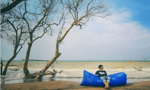 Pantai Cirewang