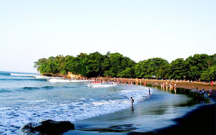 Pantai Batukaras, 1. Pantai Pananjung, 2. Pantai Lembah Putri, 3. Pantai Pangandaran, 4. Pantai Karang Nini, 5. Pantai Batu Hiu, 6. Pantai Karapyak, 7. Pantai Cijayana, 8. Pantai Citepus, 9. Pantai Sayangheulang, 10. Pantai Tirtamaya, 11. Pantai Santolo, 12. Pantai Pelabuhan Ratu, 13. Pantai Pondok Bali, 14. Pantai Ujung Genteng, 15. Pantai Cicalobak, 16. Pantai Pasir Putih, 17. Pantai Cirewang, 18. Pantai Patimban, 19. Pantai Karang Hawu, 20. Pantai Rancabuaya, 21. Pantai Batukaras, 22. Pantai Cijeruk, 23. Pantai Madasari, 24. Pantai Karang Tawulan, 25. Pantai Sindangkerta