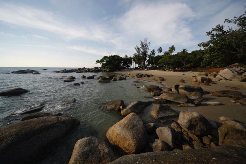 Pantai Penyusuk, Informasi Umum, Harga Tiket Masuk Pantai Penyusuk Bangka Belitung, Fasilitas, Daya Tarik