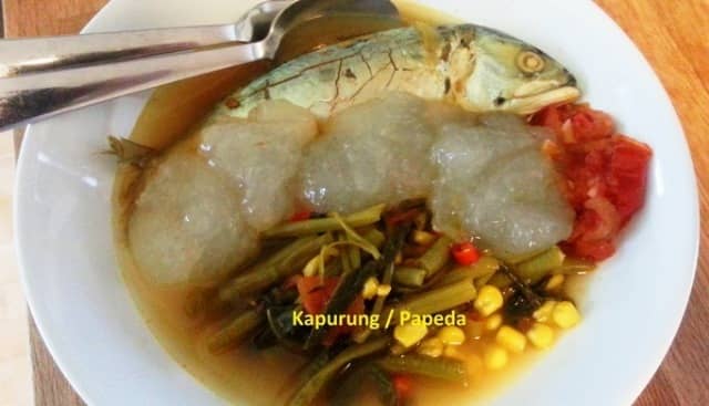 Papeda Khas Maluku via Umm.ac.id, 1. Gohu Ikan , 2. Ikan Kuah Pala Banda , 3. Ikan Komu Asar , 4. Papeda Khas Maluku , 5. Nasi Jaha , 6. Sagu Woku Komo-Komo , 7. Sambal Colo-colo , 8. Bubur Sagu Ubi , 9. Nasi Lapola , 10. Kohu-Kohu , 11. Gatang Kenari, 12. Kasbi Komplet, 13. Acar Kuning, 14. Kue Asida, 15. Kue Bagea, 16. Halua Kenari, 17. Lapis Palaro, 18. Sagu Lempeng, 19. Bubur Ne, 20. Sagu Gula, 21. Kopi Sibu-Sibu