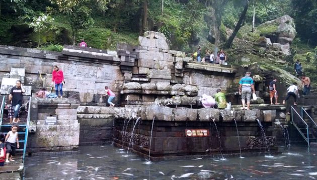 Petirtaan Jolotundo Mojokerto, 1. Air Terjun Pacet Mojokerto, 2. Candi Jolotundo Mojokerto, 3. Petirtaan Jolotundo Mojokerto, 4. Joglo Park Mojokerto, 5. Waterland Mojokerto, 6. Wisata Pacet Mini Park, 7. Pemandian Air Panas Pacet Mojokerto, 8. Wisata Trawas Mojokerto, 9. Gunung Penanggungan, 10. Hutan Pinus Jubel Mojokerto