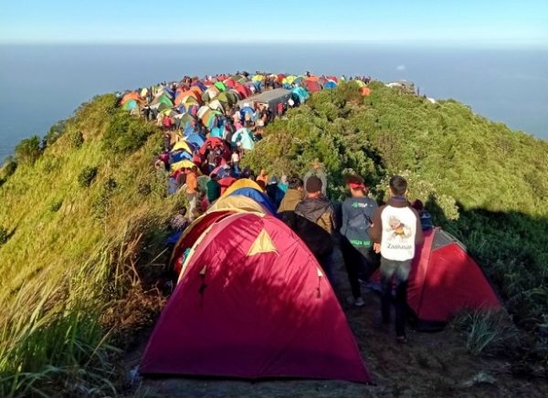 Puncak Jiwa Gunung Andong, Kenapa Mendaki Gunung Andong, Gunung Andong Menawarkan Pemandangan Indah, Lokasi Bascamp, Perjalanan Menuju Puncak