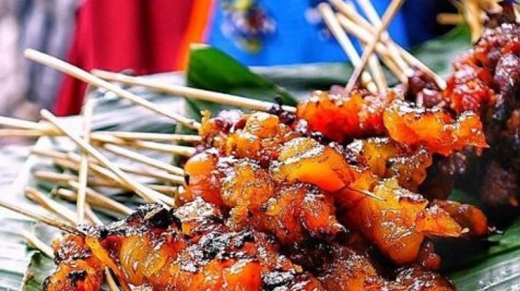 Sate Kere, 1. Gudeg , 2. Krecek, 3. Bakpia Pathok, 4. Yangko, 5. Oseng Mercon, 6. Cilok Gajahan, 7. Cenil Jogja , 8. Geplak , 9. Coklat Monggo , 10. Bakmi Jogja , 11. Gatot Gunung Kidul , 12. Walang atau Belalang Goreng, 13. Nasi Tiwul, 14. Sego Abang Jirak , 15. Sayur Lombok Ijo , 16. Bakmi Pentil , 17. Peyek Tumpuk , 18. Mie Des , 19. Kue Adrem , 20. Sate Klatak , 21. Wedang Uwuh, 22. Wedang Ronde, 23. Nasi Kucing, 24. Mangut Lele, 25. Kopi Jos, 26. Ingkung Ayam, 27. Mie Lethek, 28. Soto Bathok, 29. Kipo, 30. Soto Lenthok, 31. Brongkos, 32. Geblek, 33. Sate Petir, 34. Tengkleng Gajah, 35. Kicak, 36. Sate Kere, 37. Kripik Belut, 38. Enthok Slenget, 39. Sego Pliket, 40. Sego Godhog, 41. Sambel Welut