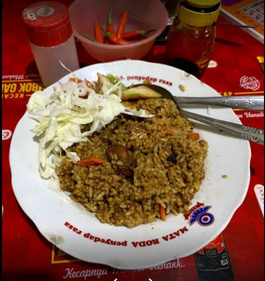 Sego Pliket, 1. Gudeg , 2. Krecek, 3. Bakpia Pathok, 4. Yangko, 5. Oseng Mercon, 6. Cilok Gajahan, 7. Cenil Jogja , 8. Geplak , 9. Coklat Monggo , 10. Bakmi Jogja , 11. Gatot Gunung Kidul , 12. Walang atau Belalang Goreng, 13. Nasi Tiwul, 14. Sego Abang Jirak , 15. Sayur Lombok Ijo , 16. Bakmi Pentil , 17. Peyek Tumpuk , 18. Mie Des , 19. Kue Adrem , 20. Sate Klatak , 21. Wedang Uwuh, 22. Wedang Ronde, 23. Nasi Kucing, 24. Mangut Lele, 25. Kopi Jos, 26. Ingkung Ayam, 27. Mie Lethek, 28. Soto Bathok, 29. Kipo, 30. Soto Lenthok, 31. Brongkos, 32. Geblek, 33. Sate Petir, 34. Tengkleng Gajah, 35. Kicak, 36. Sate Kere, 37. Kripik Belut, 38. Enthok Slenget, 39. Sego Pliket, 40. Sego Godhog, 41. Sambel Welut