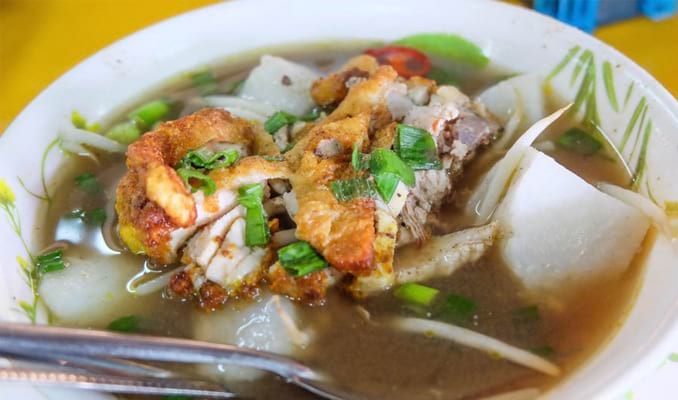 Soto Ketupat, 1. Lempah Kuning, 2. Balacan, 3. Sambalingkung, 4. Pantiaw, 5. Lakso Bangka, 6. Kemplang Bangka, 7. Kericu, 8. Kue Jongkong Bangka, 9. Getas Bangka, 10. Bong Li Piang, 11. Mie Belitung, 12. Sup Gangan, 13. Berego, 14. Lakse, 15. Mie Ayam Bangka, 16. Martabak Bangka, 17. Sambal Rusip, 18. Mie Koba, 19. Pletek, 20. Kue Rintak, 21. Teri Krispi, 22. Kecalo, 23. Siput Gong Gong, 24. Otak Otak Bangka, 25. Lempah Darat, 26. Lepet, 27. Soto Ketupat, 28. Lokan Laut, 29. Cacak Ikan, 30. Kue Jungkong, 31. Rujak Daun Ubi Kembang Pepaya, 32. Pempek Panggang, 33. Santan Kepiting, 34. Lempah Kulat, 35. Buah Asinan Kelubi, 36. Durian Getar Bumi