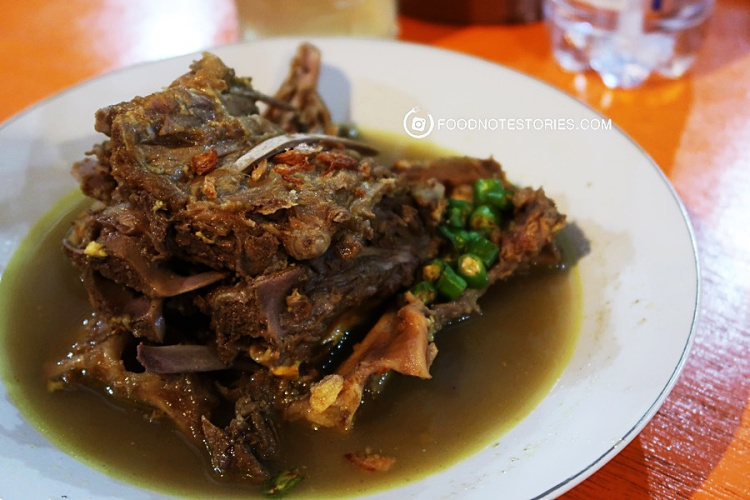 Tengkleng Gajah, 1. Gudeg , 2. Krecek, 3. Bakpia Pathok, 4. Yangko, 5. Oseng Mercon, 6. Cilok Gajahan, 7. Cenil Jogja , 8. Geplak , 9. Coklat Monggo , 10. Bakmi Jogja , 11. Gatot Gunung Kidul , 12. Walang atau Belalang Goreng, 13. Nasi Tiwul, 14. Sego Abang Jirak , 15. Sayur Lombok Ijo , 16. Bakmi Pentil , 17. Peyek Tumpuk , 18. Mie Des , 19. Kue Adrem , 20. Sate Klatak , 21. Wedang Uwuh, 22. Wedang Ronde, 23. Nasi Kucing, 24. Mangut Lele, 25. Kopi Jos, 26. Ingkung Ayam, 27. Mie Lethek, 28. Soto Bathok, 29. Kipo, 30. Soto Lenthok, 31. Brongkos, 32. Geblek, 33. Sate Petir, 34. Tengkleng Gajah, 35. Kicak, 36. Sate Kere, 37. Kripik Belut, 38. Enthok Slenget, 39. Sego Pliket, 40. Sego Godhog, 41. Sambel Welut