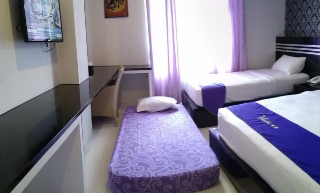 Violet Hotel via Booking, 1. Hotel Mataram 1, 2. Hotel Airy Malioboro Sosrowijayan, 3. Gloria Amanda Hotel, 4. Istana Batik Ratna Hotel, 5. Sofyan Inn Hotel Unisi Yogyakarta, 6. Hotel 1001 Malam, 7. Hotel Neo Malioboro, 8. Hotel @HOM Platinum Gowongan, 9. Sakanti Malioboro Hotel, 10. Aura Hotel, 11. RedDoorz Near Malioboro Mall, 12. The Cabin, 13. Monica Hotel, 14. Hotel Berlian, 15. Hasian, 16. POP! Hotel, 17. Violet Hotel, 18. Bladok Hotel, 19. Garden Hotel, 20. Nueve Hotel, 21. Hotel Amallia, 22. Hotel Kristina, 23. Hotel Atalie