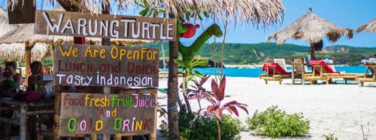 Warung di Pantai Tanjung Aan, Lokasi Pantai Tanjung Aan, Rute Menuju Pantai Tanjung Aan, Jam Operasional , Tiket Pantai Tanjung Aan, Fasilitas Pantai Tanjung Aan, Pantai Tanjung Aan di Lombok, Batu Payung di Pantai Tanjung Aan Lombok, Berjemur di Pantai Tanjung Aan di Lombok, Daya Tarik Pantai Tanjung Aan, Tips Mengunjungi Pantai Tanjung Aan, Penginapan