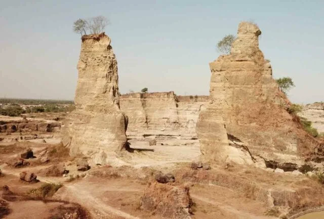 Wisata Brown Canyon Semarang yang Instagramable Foto by Google Maps @Arief Chin Hok, Sekilas Tentang Brown Canyon Semarang, Lokasi dan Rute Menuju Brown Canyon Semarang, Tiket Masuk, Jam Buka Brown Canyon Semarang & Waktu Terbaik, Alternatif Wisata Alam di Semarang, Tips Berkunjung ke Brown Canyon