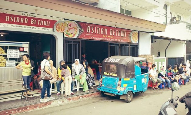 Asinan Betawi H.Mansyur via Instagram.com @ariyo_putranto87, 1. Quiznos Sub, 2. NoMiNoMi Delight, 3. Warung Pasta, 4. Rumah Kongkow, 5. Kedai Locale, 6. Martabak Favourite, 7. De Facto Coffee &amp; Eatery (Tutup), 8. Soerabi Bandung Enhaii, 9. Ropisbak Ghiffari (Roti Pisang Bakar), 10. Sate Padang H. Ajo Manih, 11. Asinan Kamboja H. Masyur, 12. Celsius Cafe and Grill, 13. Kepiting Ribut, 14. Bakso Bawan Malang Cak Su Kumis, 15. Bamboo Dimsum, 16. Lesehan Gurame, 17. Pause Kedai Makan dan Ngopi, 18. Bakmi Golek, 19. Hiroya Japanese Restaurant