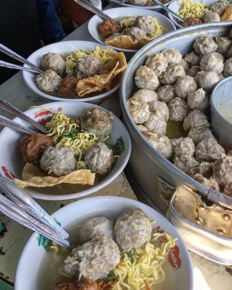 Bakso Arema Soringin via IG @voilajogja, 1. Bakso Arema, 2. Bakso Bethesda 74, 3. Bakso Jawi Bu Miyar, 4. Bakso Klenger Ratu Sari (5 kg), 5. Bakso Kuning Gading (Tutup Permanen), 6. Bakso Lombok Uleg Pak Di, 7. Bakso Pak Jam, 8. Bakso Paru Pak Kintel, 9. Bakso Tengkleng Mas Bambang, 10. Bakso Urat & Soto Cak Eka, 11. Bakso Demit, 12. Bakso Pak Tris, 13. Bakso Pak Narto, 14. Bakso Arema Soringin, 15. Bakso Oyo, 16. Bakso Kharisma Jaya, 17. Baso Aci Ena, 18. Bakso BM, 19. Bakso Tikungan, 20. Bakso Mblenger, 21. Bakso Paru Pak Kumpeno, 22. Bakso Kerikil Pak Bowo, 23. Bakso Budiman, 24. Bakso Cuangki Akang Bandung, 25. Bakso Sumsum Seneng, 26. Bakso Cendol, 27. Bakso Merapi, 28. Bakso Pak Eko, 29. Bakso Kerikil Pak Supri, 30. Bakso Tumpeng