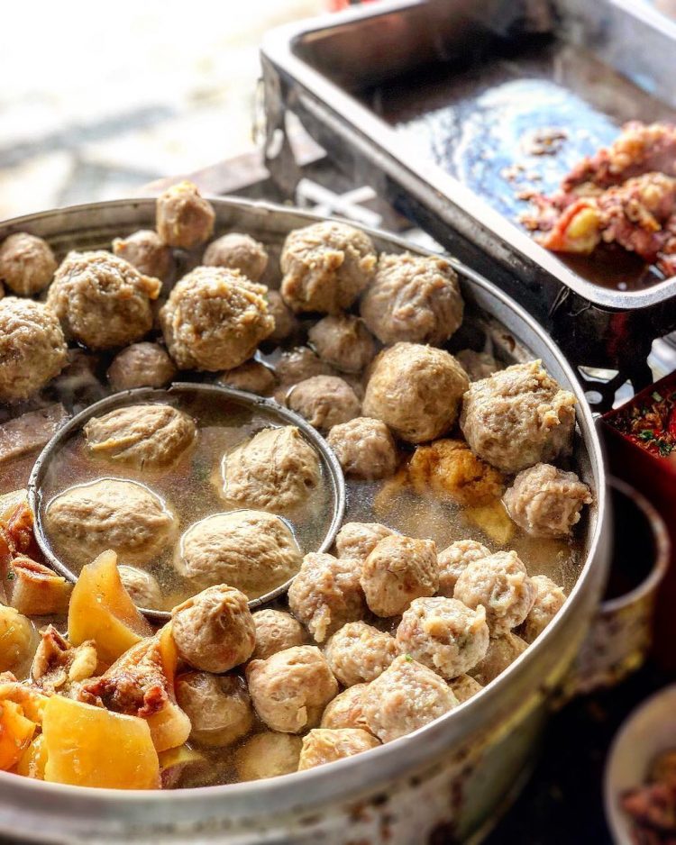 Bakso Arema, 1. Bakso Arema, 2. Bakso Bethesda 74, 3. Bakso Jawi Bu Miyar, 4. Bakso Klenger Ratu Sari (5 kg), 5. Bakso Kuning Gading (Tutup Permanen), 6. Bakso Lombok Uleg Pak Di, 7. Bakso Pak Jam, 8. Bakso Paru Pak Kintel, 9. Bakso Tengkleng Mas Bambang, 10. Bakso Urat & Soto Cak Eka, 11. Bakso Demit, 12. Bakso Pak Tris, 13. Bakso Pak Narto, 14. Bakso Arema Soringin, 15. Bakso Oyo, 16. Bakso Kharisma Jaya, 17. Baso Aci Ena, 18. Bakso BM, 19. Bakso Tikungan, 20. Bakso Mblenger, 21. Bakso Paru Pak Kumpeno, 22. Bakso Kerikil Pak Bowo, 23. Bakso Budiman, 24. Bakso Cuangki Akang Bandung, 25. Bakso Sumsum Seneng, 26. Bakso Cendol, 27. Bakso Merapi, 28. Bakso Pak Eko, 29. Bakso Kerikil Pak Supri, 30. Bakso Tumpeng