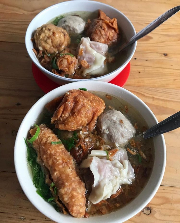 Bakso Bawan Malang Cak Su Kumis via Instagram.com @cobacobajadi, 1. Quiznos Sub, 2. NoMiNoMi Delight, 3. Warung Pasta, 4. Rumah Kongkow, 5. Kedai Locale, 6. Martabak Favourite, 7. De Facto Coffee &amp; Eatery (Tutup), 8. Soerabi Bandung Enhaii, 9. Ropisbak Ghiffari (Roti Pisang Bakar), 10. Sate Padang H. Ajo Manih, 11. Asinan Kamboja H. Masyur, 12. Celsius Cafe and Grill, 13. Kepiting Ribut, 14. Bakso Bawan Malang Cak Su Kumis, 15. Bamboo Dimsum, 16. Lesehan Gurame, 17. Pause Kedai Makan dan Ngopi, 18. Bakmi Golek, 19. Hiroya Japanese Restaurant