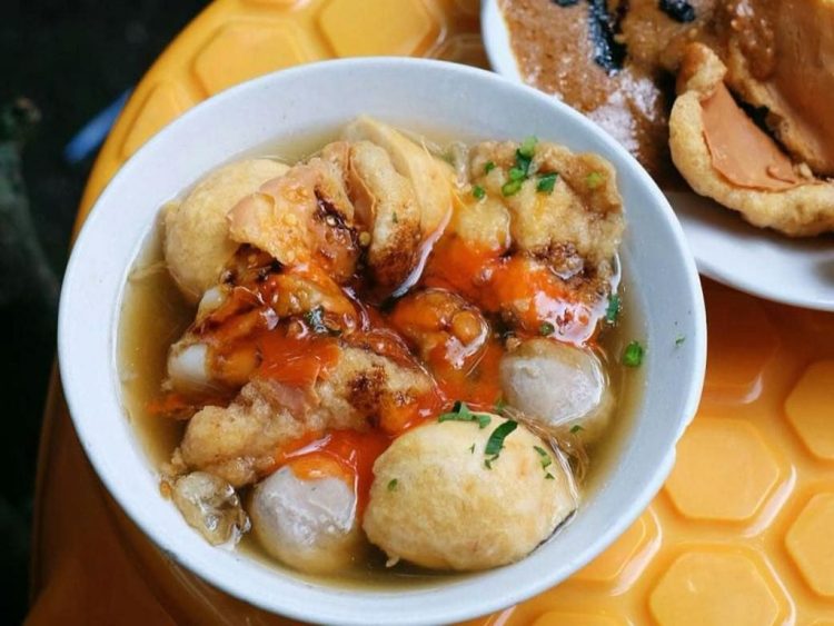 Bakso Cuankie Serayu, 1. Bakso Arief, 2. Bakso Barbel Agung Hercules, 3. Bakso Beranak Cimahi, 4. Bakso Beranak dalam Sumur, 5. Bakso Ceker Braga, 6. Bakso Cuankie Serayu, 7. Bakso Malang Enggal, 8. Bakso Rudal Anggrek, 9. Bakso Semar, 10. Mie Bakso Akung, 11. Bakso Soun, 12. Bakso Panghegar, 13. Mie Bakso Ramdhan, 14. Bakso Ja’i, 15. Bakso Boedjangan, 16. Bakso Lotus, 17. Bakso Jabrig, 18. Bakso Ikah Asgar, 19. Bakso Solo Condong Raos, 20. Bakso Istighfar Mang Dadang, 21. Bakso Kadeudeuh