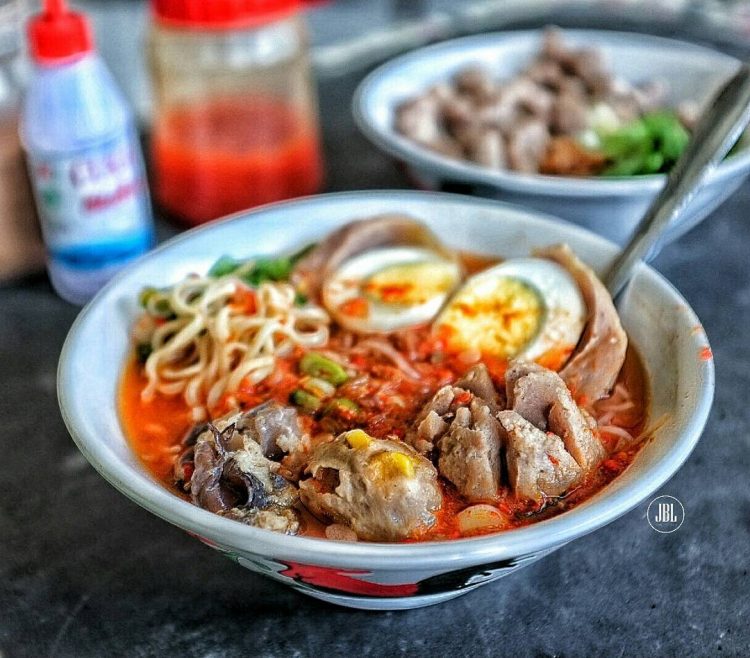 Bakso Demit, 1. Bakso Arema, 2. Bakso Bethesda 74, 3. Bakso Jawi Bu Miyar, 4. Bakso Klenger Ratu Sari (5 kg), 5. Bakso Kuning Gading (Tutup Permanen), 6. Bakso Lombok Uleg Pak Di, 7. Bakso Pak Jam, 8. Bakso Paru Pak Kintel, 9. Bakso Tengkleng Mas Bambang, 10. Bakso Urat & Soto Cak Eka, 11. Bakso Demit, 12. Bakso Pak Tris, 13. Bakso Pak Narto, 14. Bakso Arema Soringin, 15. Bakso Oyo, 16. Bakso Kharisma Jaya, 17. Baso Aci Ena, 18. Bakso BM, 19. Bakso Tikungan, 20. Bakso Mblenger, 21. Bakso Paru Pak Kumpeno, 22. Bakso Kerikil Pak Bowo, 23. Bakso Budiman, 24. Bakso Cuangki Akang Bandung, 25. Bakso Sumsum Seneng, 26. Bakso Cendol, 27. Bakso Merapi, 28. Bakso Pak Eko, 29. Bakso Kerikil Pak Supri, 30. Bakso Tumpeng