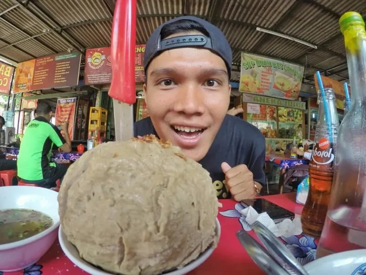 Bakso Istighfar Mang Dadang via Ramdan, 1. Bakso Arief, 2. Bakso Barbel Agung Hercules, 3. Bakso Beranak Cimahi, 4. Bakso Beranak dalam Sumur, 5. Bakso Ceker Braga, 6. Bakso Cuankie Serayu, 7. Bakso Malang Enggal, 8. Bakso Rudal Anggrek, 9. Bakso Semar, 10. Mie Bakso Akung, 11. Bakso Soun, 12. Bakso Panghegar, 13. Mie Bakso Ramdhan, 14. Bakso Ja’i, 15. Bakso Boedjangan, 16. Bakso Lotus, 17. Bakso Jabrig, 18. Bakso Ikah Asgar, 19. Bakso Solo Condong Raos, 20. Bakso Istighfar Mang Dadang, 21. Bakso Kadeudeuh