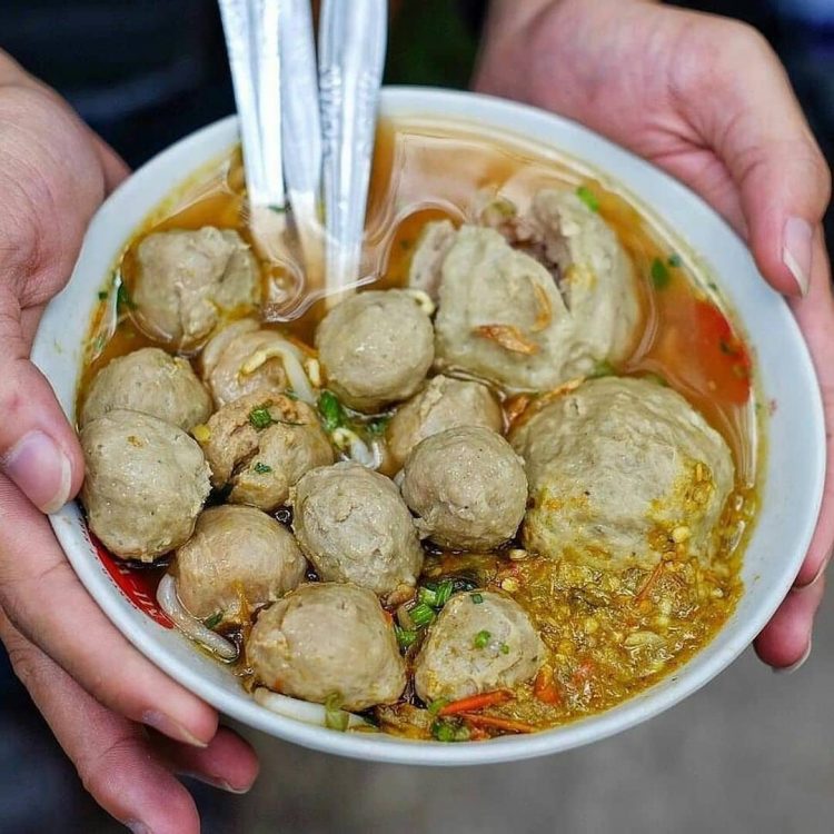 Bakso Rudal Anggrek, 1. Bakso Arief, 2. Bakso Barbel Agung Hercules, 3. Bakso Beranak Cimahi, 4. Bakso Beranak dalam Sumur, 5. Bakso Ceker Braga, 6. Bakso Cuankie Serayu, 7. Bakso Malang Enggal, 8. Bakso Rudal Anggrek, 9. Bakso Semar, 10. Mie Bakso Akung, 11. Bakso Soun, 12. Bakso Panghegar, 13. Mie Bakso Ramdhan, 14. Bakso Ja’i, 15. Bakso Boedjangan, 16. Bakso Lotus, 17. Bakso Jabrig, 18. Bakso Ikah Asgar, 19. Bakso Solo Condong Raos, 20. Bakso Istighfar Mang Dadang, 21. Bakso Kadeudeuh